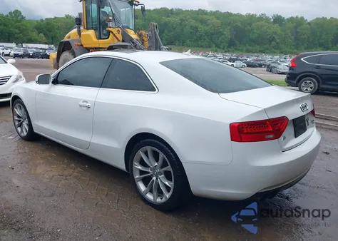 2013 Audi A5 2.0T Premium z USA, uszkodzony, nr VIN WAULFAFR9DA042929